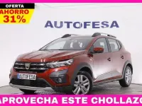 Usado Dacia Sandero Comfort 101 CV (74 kW) 2021 Granate Berlina