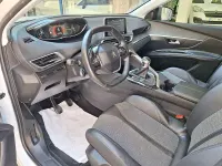 Usado Peugeot 3008 Allure 130 CV (95 kW) 2017 Blanco SUV