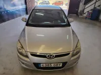 Usado Hyundai i30 Comfort 109 CV (80 kW) 2009 Gris / plata Berlina