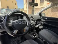 Usado Ford Focus Trend 109 CV (80 kW) 2005 Gris / plata Berlina