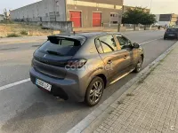Usado Peugeot 208 Style 75 CV (55 kW) 2021 Gris / plata Utilitario