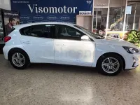 Usado Ford Focus Trend 120 CV (88 kW) 2022 Blanco Berlina