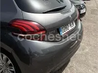 Usado Peugeot 208 Style 82 CV (60 kW) 2018 Gris / plata Utilitario