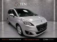 Usado Peugeot 5008 Style 120 CV (88 kW) 2016 Gris / plata Monovolumen