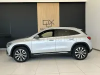 Usado Mercedes GLA250 218 CV (160 kW) 2023 Gris / plata SUV