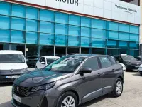 Usado Peugeot 3008 Active 129 CV (94 kW) 2021 Gris SUV
