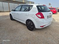 Begagnad Kia Ceed Plus 115 HK (84 kW) 2012 Vit Halvkombi