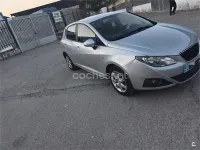 Usado Seat Ibiza Reference 105 CV (77 kW) 2009 Gris / plata Berlina