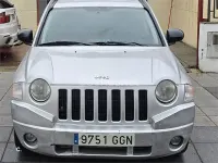 Usado Jeep Compass Limited 140 CV (102 kW) 2008 Gris / plata SUV