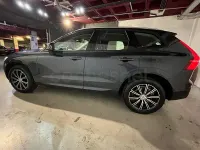 Usado Volvo XC60 Momentum 250 CV (183 kW) 2018 Azul SUV