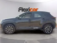 Usado Toyota Yaris Active 116 CV (85 kW) 2024 Gris Utilitario
