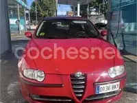 Usado Alfa Romeo 147 Progression 120 CV (88 kW) 2001 Rojo Utilitario