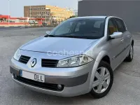 Usado Renault Mégane II Dynamique 105 CV (77 kW) 2006 Gris / plata Berlina