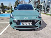 Usado Hyundai i10 63 CV (46 kW) 2025 Verde Utilitario