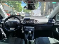 Usado Peugeot 308 Allure 120 CV (88 kW) 2018 Gris / plata Berlina