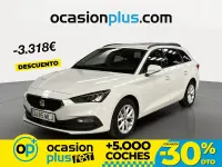 Usado Seat Leon Style 130 CV (95 kW) 2023 Blanco Familiar