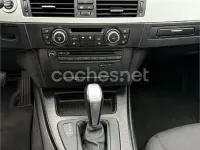 Usado BMW 318 129 CV (94 kW) 2010 Azul Berlina