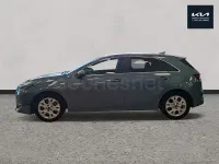 Usado Kia Ceed 100 CV (73 kW) 2022 Verde Utilitario