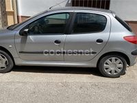 Usado Peugeot 206 70 CV (51 kW) 2001 Gris / plata Berlina