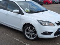 Usado Ford Focus Trend 109 CV (80 kW) 2009 Blanco Berlina