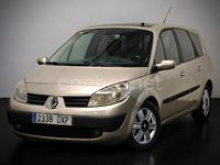 Usado Renault Grand Scénic II Dynamique 130 CV (95 kW) 2006 Gris / plata Monovolumen