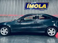 Usado Mercedes C180 143 CV (105 kW) 2003 Azul Berlina