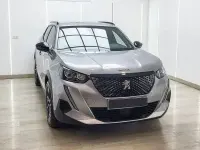 Usado Peugeot 2008 Allure 130 CV (95 kW) 2023 Gris / plata SUV