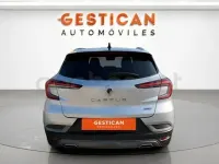 Usado Renault Captur RS Line 160 CV (117 kW) 2022 Gris / plata SUV