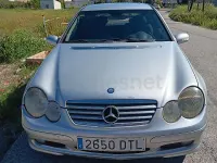 Usado Mercedes C220 143 CV (105 kW) 2001 Gris / plata Berlina