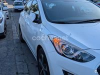 Usado Hyundai i30 90 CV (66 kW) 2015 Blanco Berlina