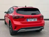 Usado Ford Focus Active 155 CV (114 kW) 2022 Rojo Utilitario