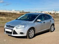 Usado Ford Focus Trend 95 CV (69 kW) 2011 Gris / plata Berlina