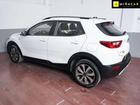 Usado Kia Stonic 101 CV (74 kW) 2021 Blanco SUV