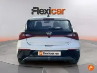 Usado Hyundai i20 100 CV (73 kW) 2024 Blanco Utilitario
