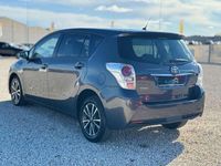 Usado Toyota Verso Advance 112 CV (82 kW) 2015 Gris / plata Monovolumen
