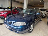 Usado Hyundai Elantra GLS 141 CV (103 kW) 2000 Azul Berlina