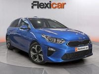 Usado Kia Ceed 120 CV (88 kW) 2019 Azul Utilitario