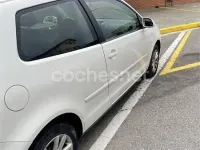 Usado VW Polo Edition 70 CV (51 kW) 2006 Blanco Utilitario