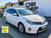 Usado Toyota Auris Active 124 CV (91 kW) 2015 Blanco Familiar
