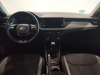 Usado Skoda Kamiq Selection 115 CV (84 kW) 2025 Blanco SUV