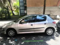 Usado Peugeot 206 75 CV (55 kW) 2006 Gris / plata Berlina