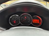 Usado Dacia Sandero Ambiance 75 CV (55 kW) 2014 Gris / plata Berlina