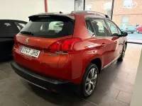 Usado Peugeot 2008 Allure 120 CV (88 kW) 2015 Burdeos SUV