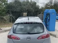 Usado Seat Leon Sport 105 CV (77 kW) 2006 Gris / plata Utilitario