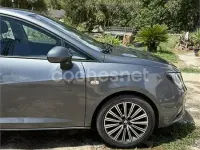 Usado Seat Ibiza CONNECT 90 CV (66 kW) 2015 Gris / plata Berlina