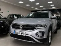 Usado VW T-Roc Life 110 CV (80 kW) 2024 Gris / plata SUV
