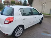 Usado Renault Clio Expression 86 CV (63 kW) 2010 Blanco Utilitario