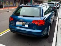 Usado Audi A4 140 CV (102 kW) 2005 Azul Familiar