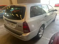 Usado Ford Focus Ambiente 100 CV (73 kW) 2002 Gris / plata Familiar