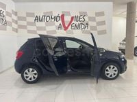 Usado Dacia Sandero Lauréate 90 CV (66 kW) 2016 Azul Utilitario